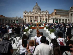 Tình hình cầu nguyện tại các nhà thờ khác